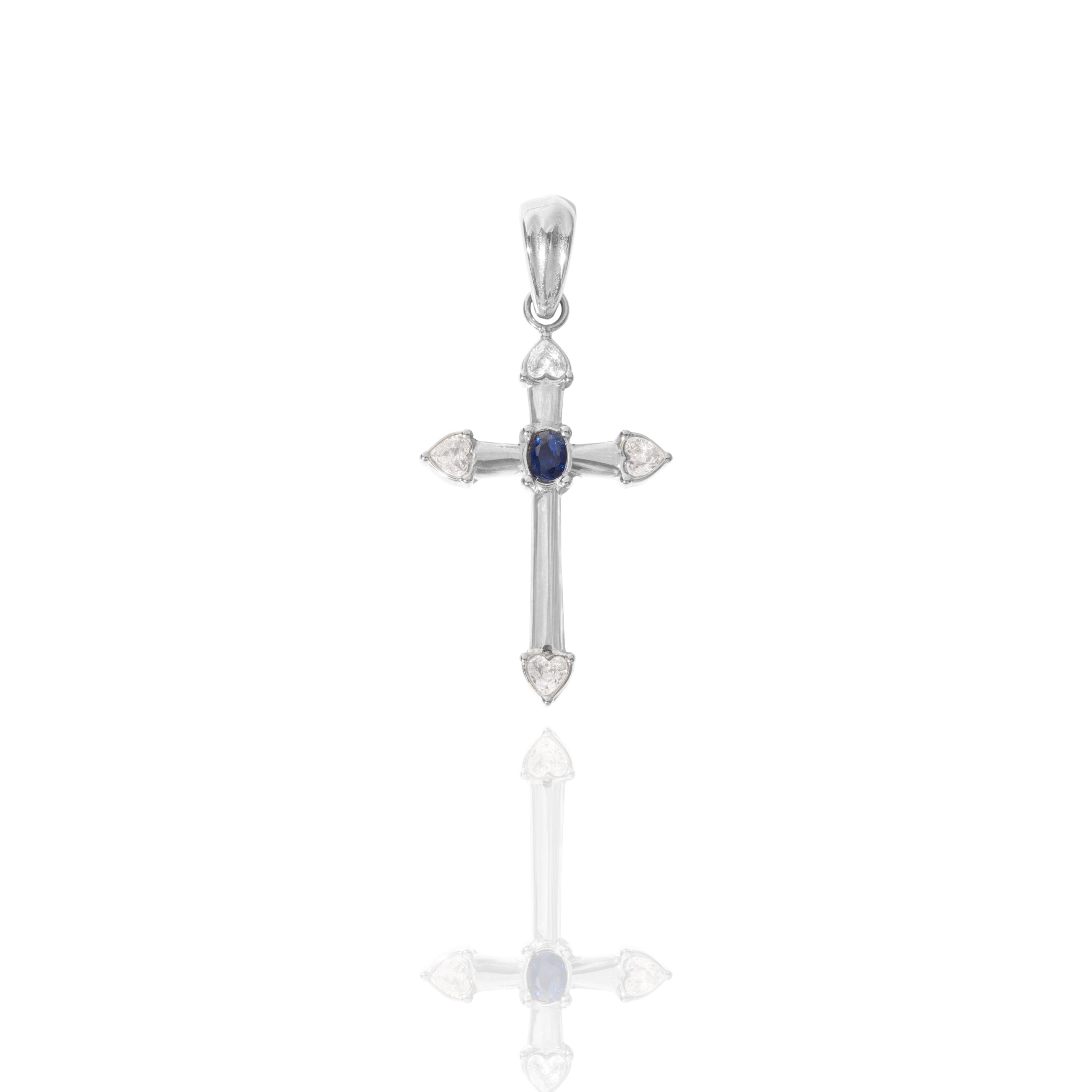 Kreuzanhänger mit Swarovski-Steinen