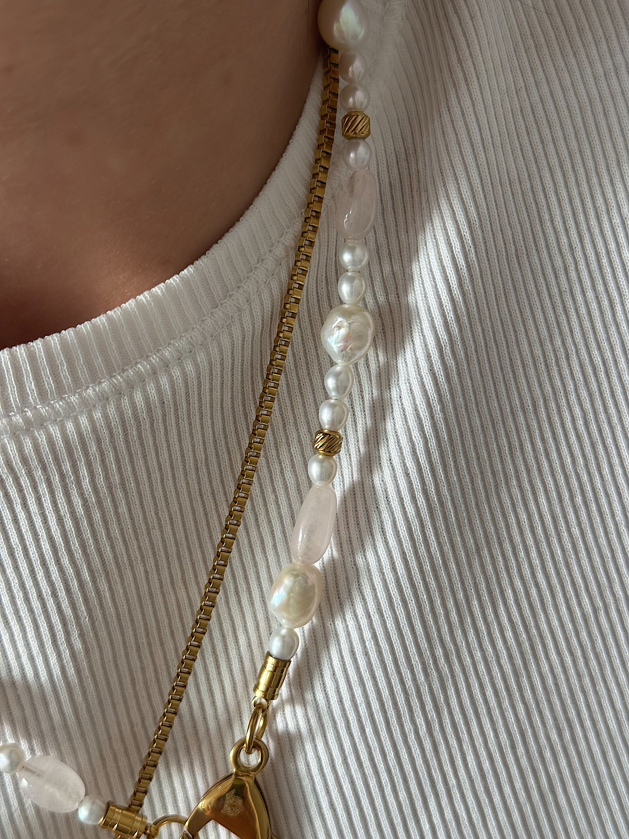 Collier Perles Roses