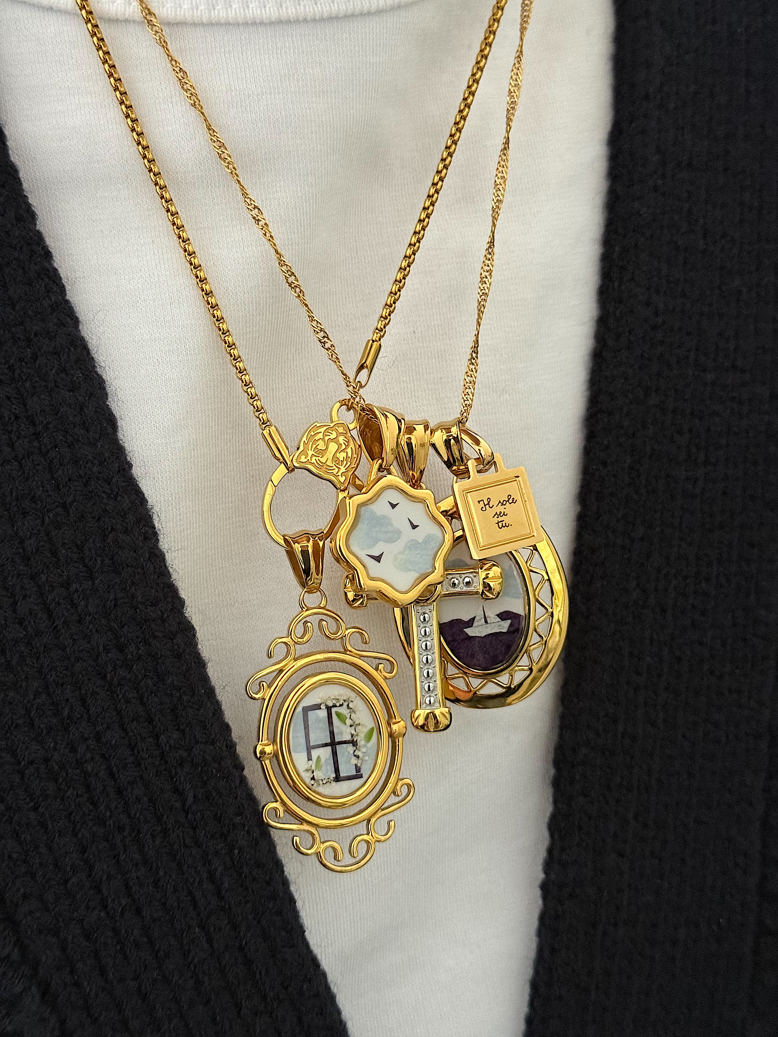 Pendant THE SUN IS YOU