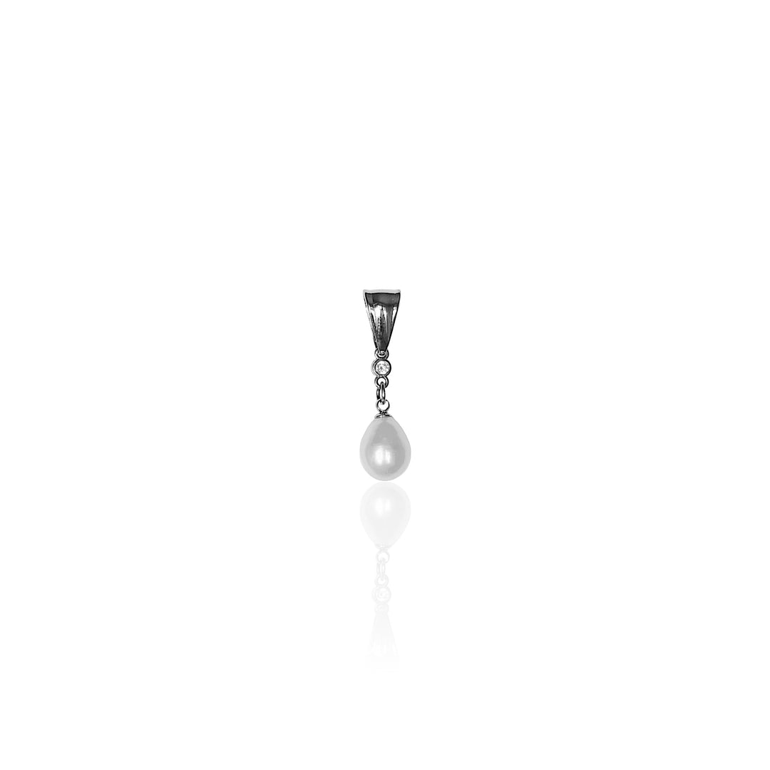 LUMINOUS PEARL pendant.