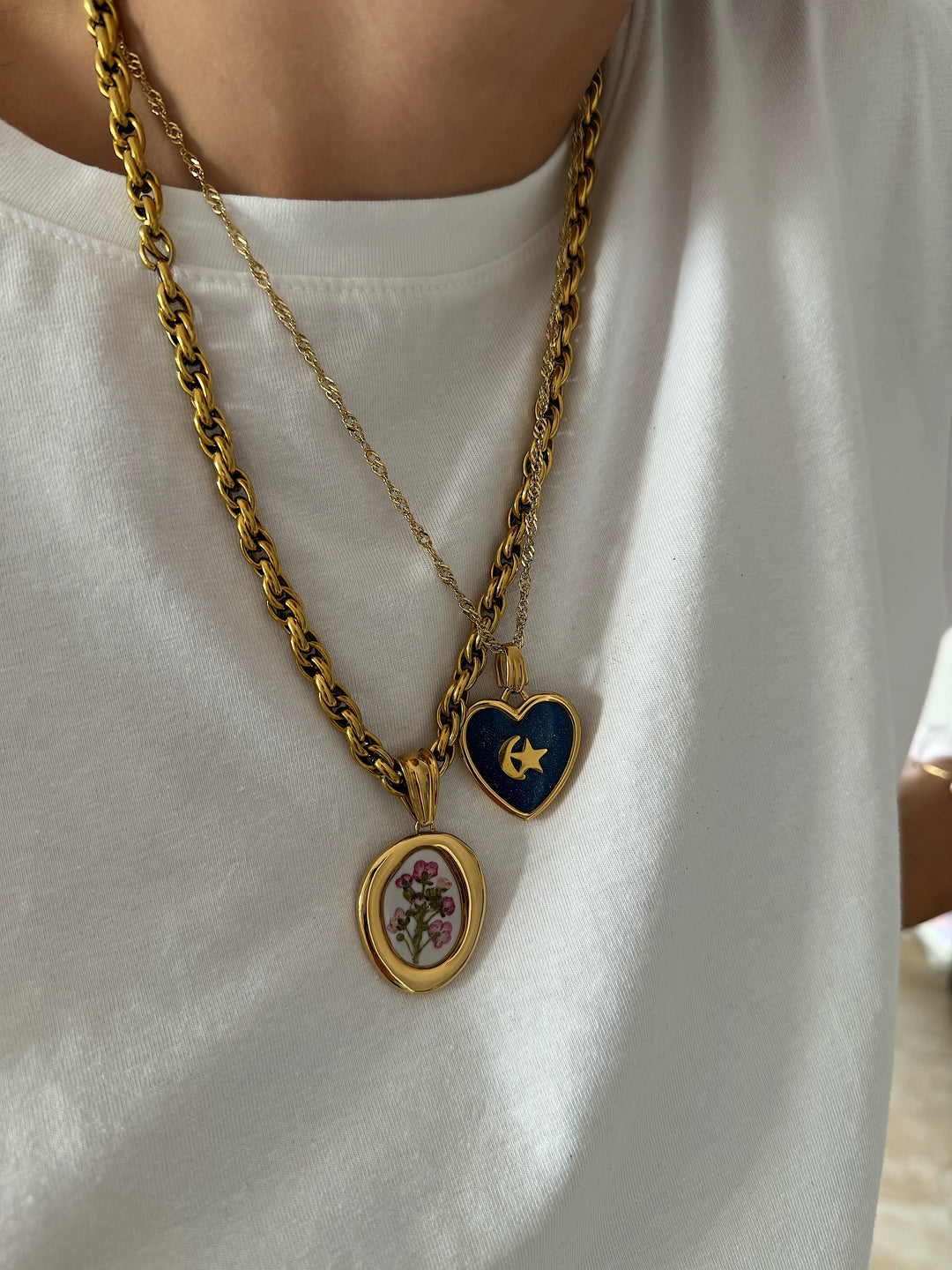 Grand Bouquet-R Pendant (Minor Defetcs)