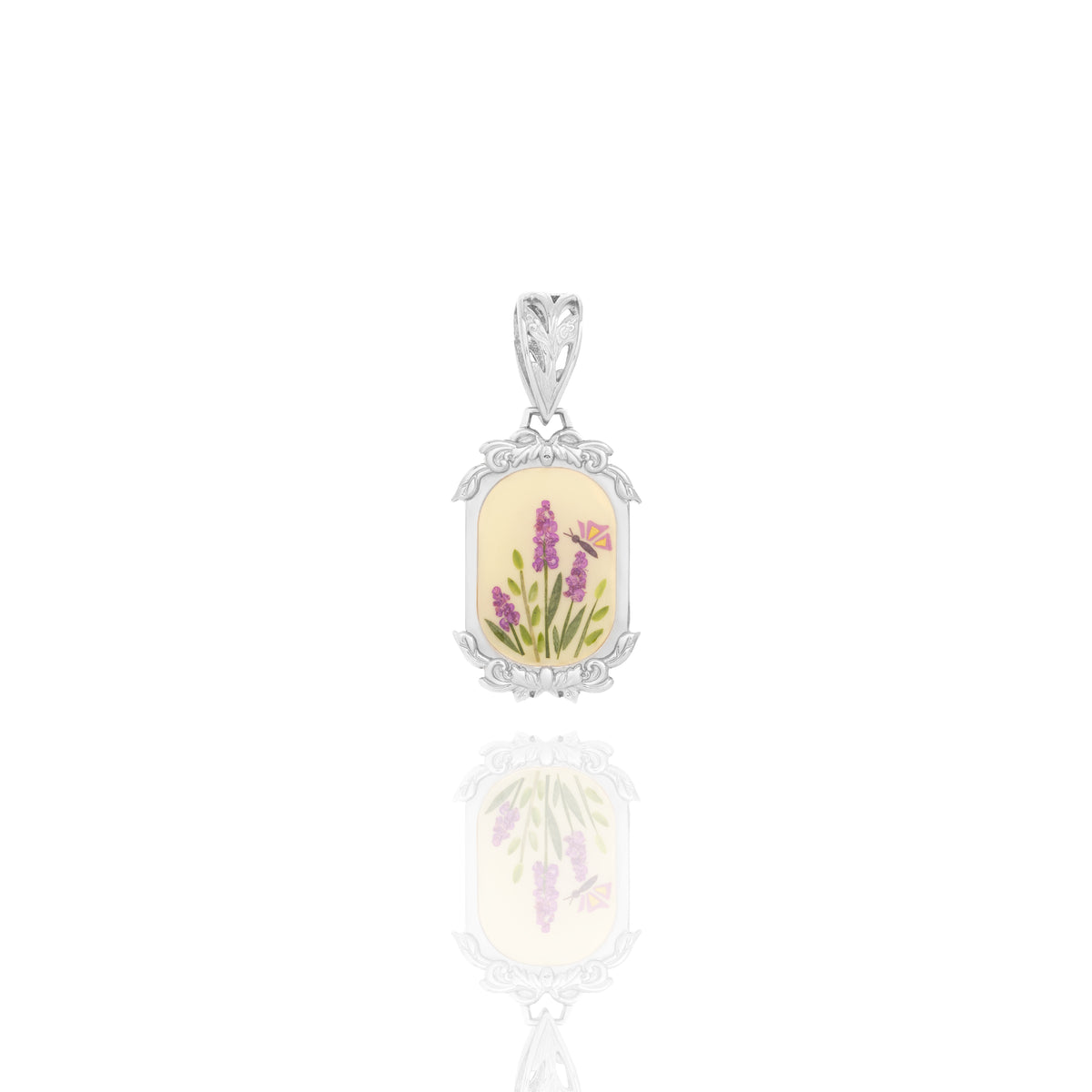 Ciondolo con Lavanda e Farfalla su Base Cornice con Fiori