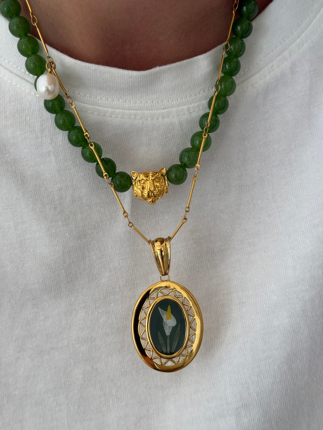 CIONDOLO OVALE CON CALLA. (LIMITED)