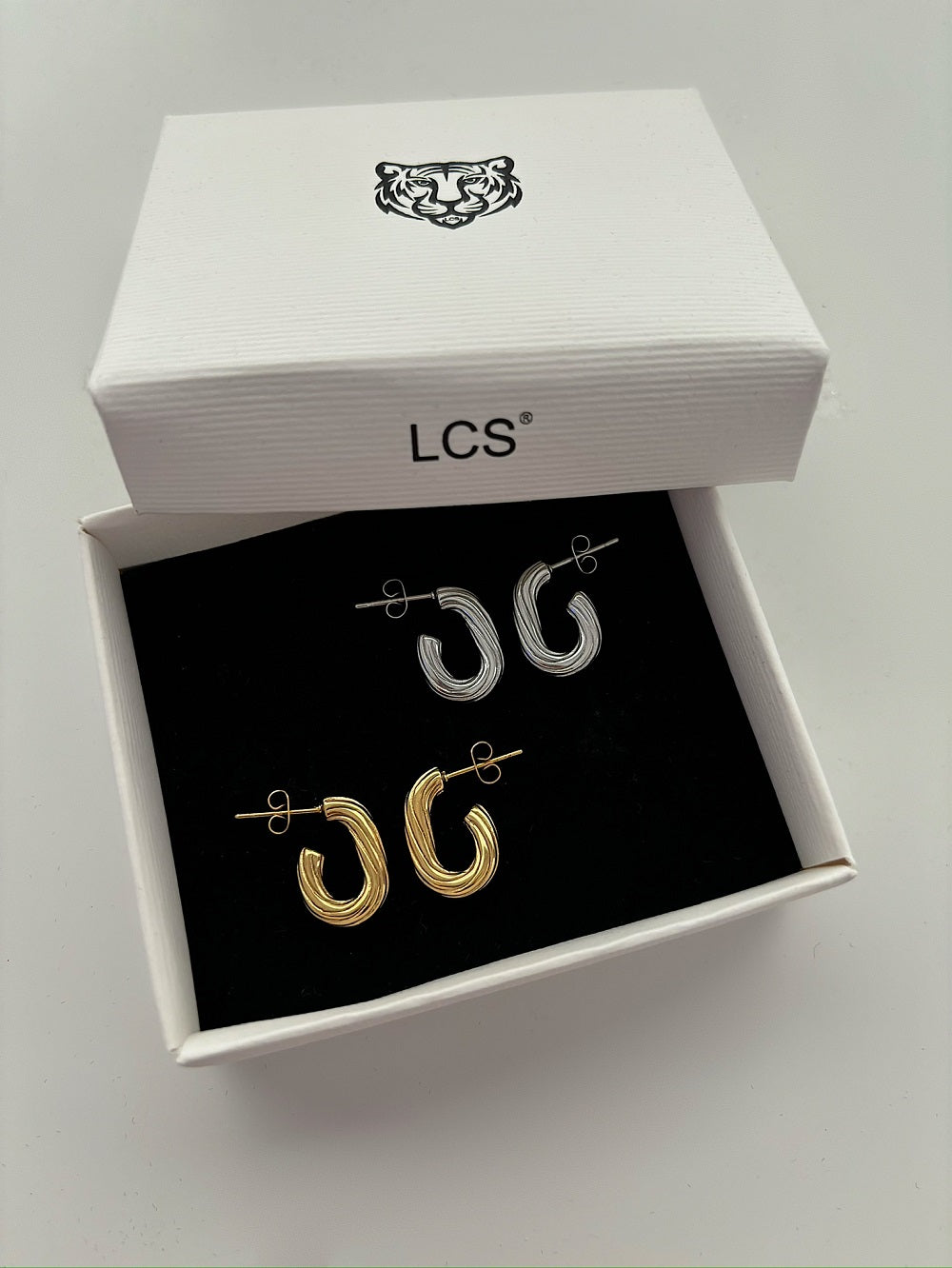 Lea hoops
